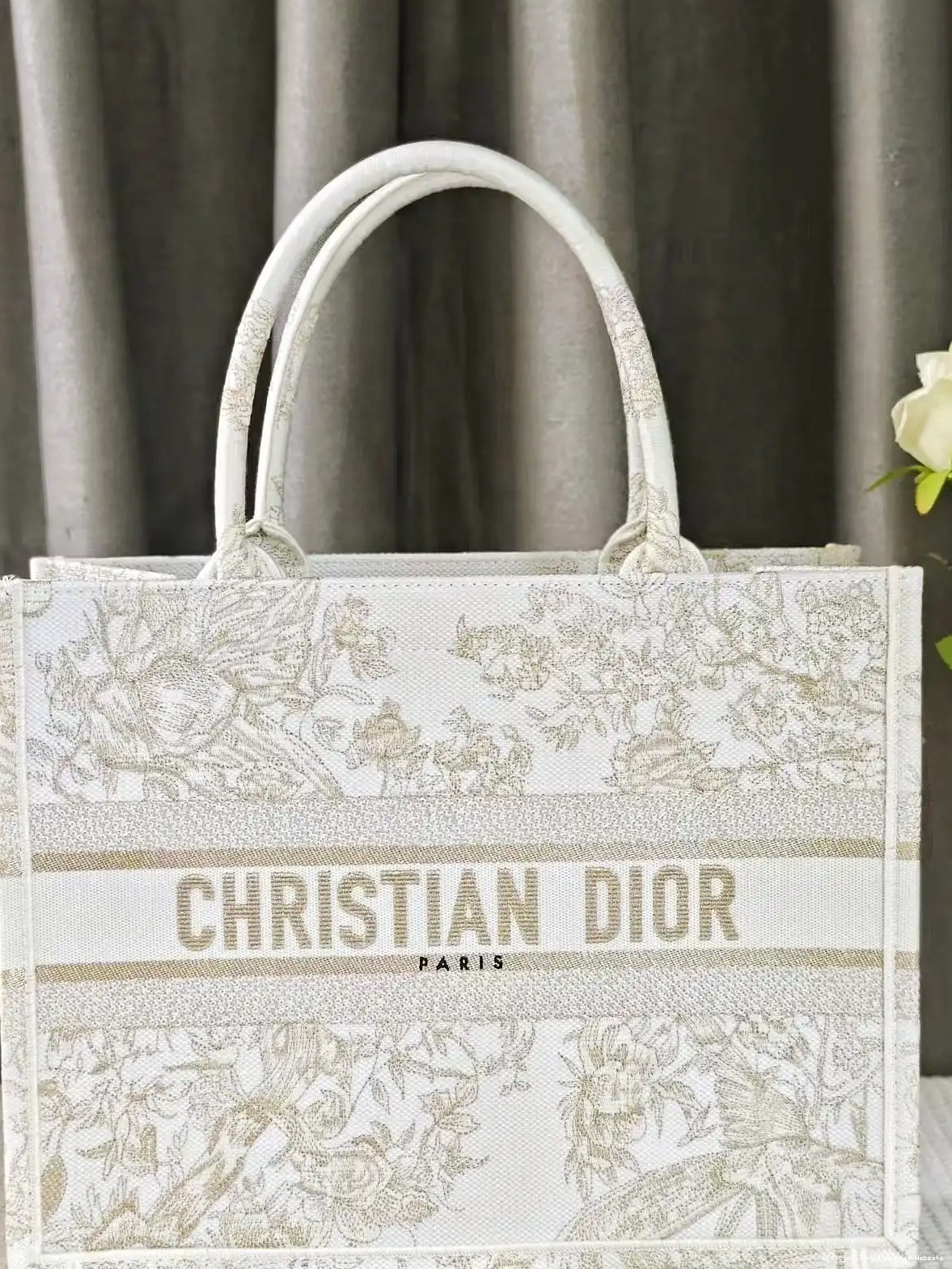 TOTE-36.5X27.5X16.5CM MEDIUM BOOK diro 0515